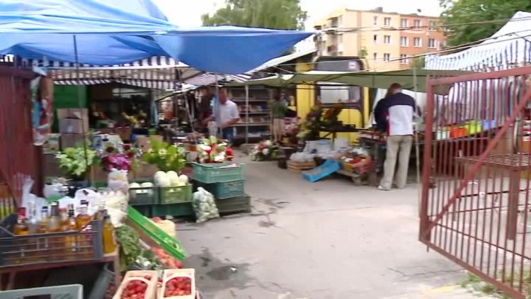 krotka_historia_zamkniecia_targu_w_krasniku.mp4