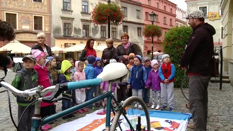 365 reklamówek śmieci