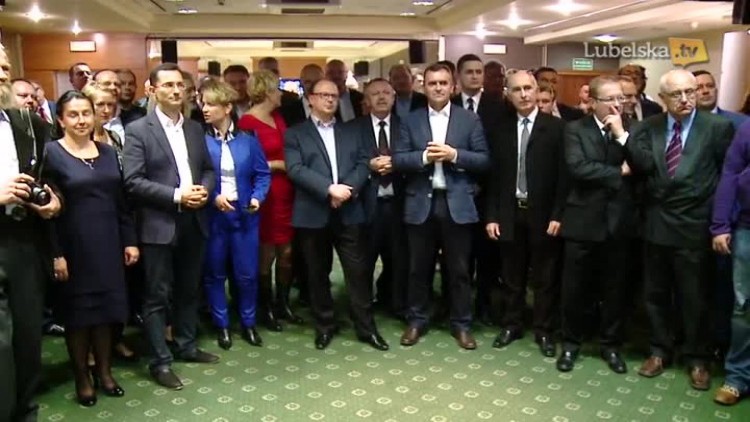 wieczor_wyborczy_2015_w_sztabach.mp4