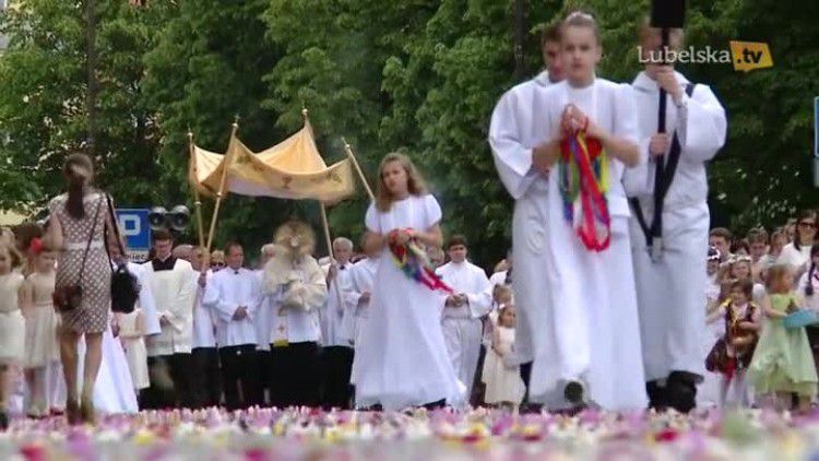 20160527_boze_cialo_logo.mp4