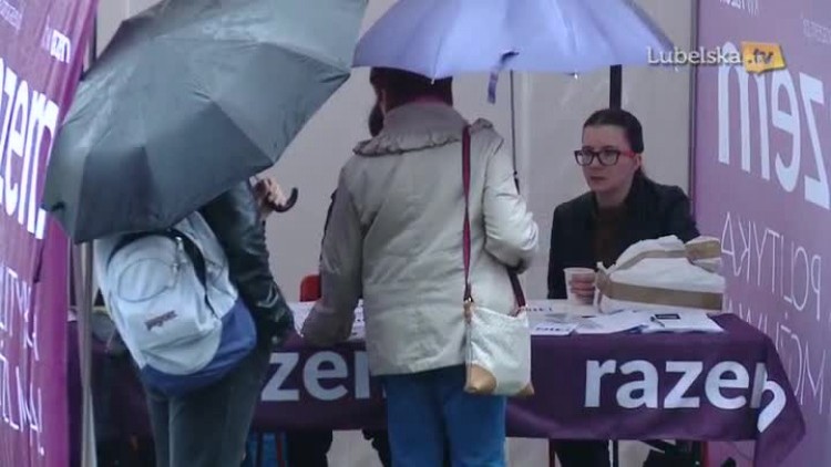 001_2016_10_03_czarny_proteslogo.mp4