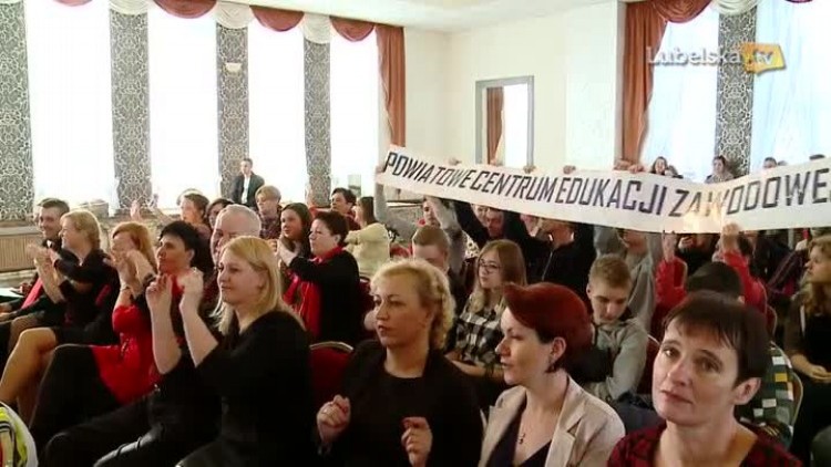 nauczyciel_tez_czlowiek.mp4