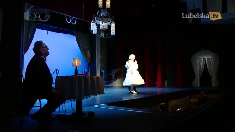 queens_operalogo.mp4