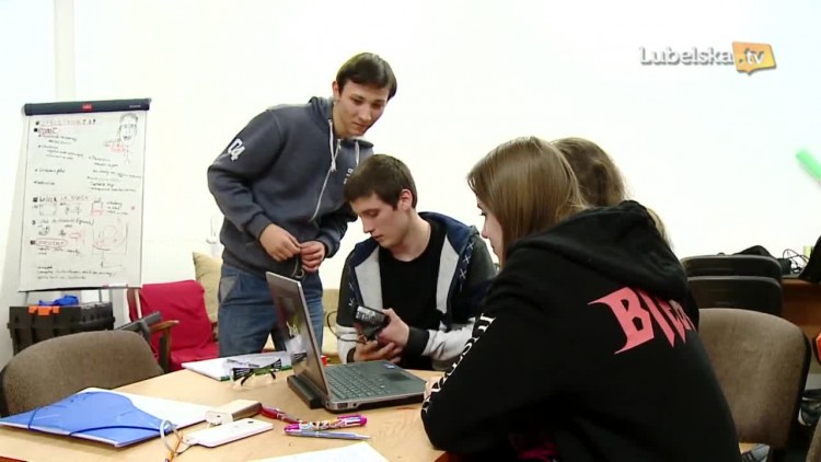 20170217_robot_lkr_logo-1.mp4