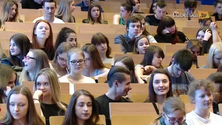 debata_logo_enkodo.mp4