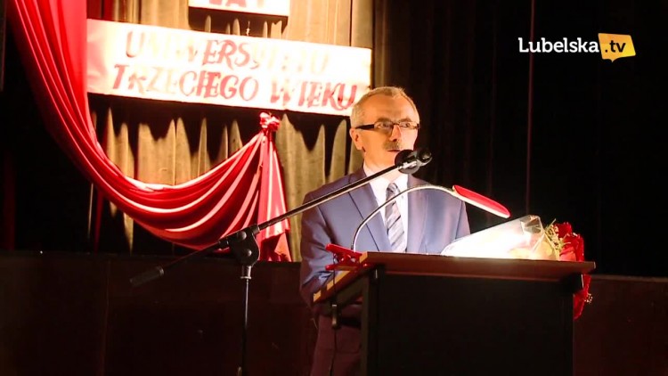 20170529_uniwerek_3_wieku_logo.mp4