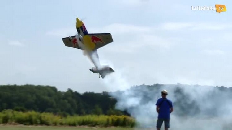 20170807_samoloty_logo.mp4