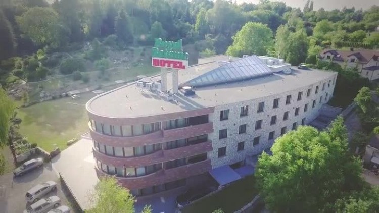 r_hotel_botanica_emisja.mp4