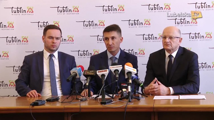 20180404_konferencja_ratusz_logo.mp4