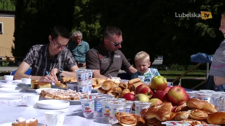 20180525_sniadanie_sasiedzkie_logo.mp4