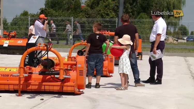 20180803_pronar_logo.mp4