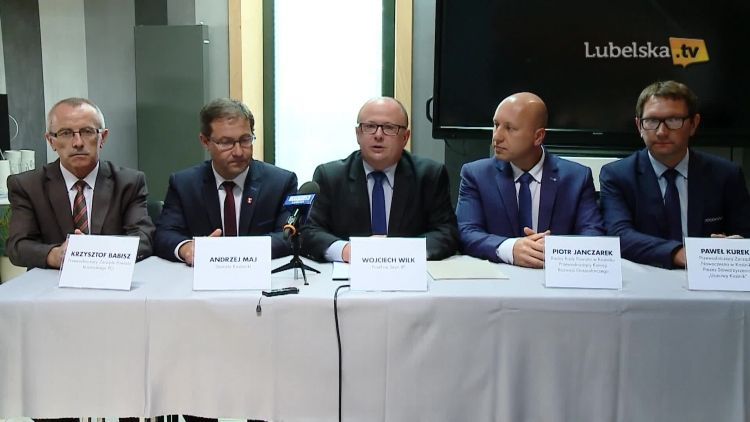 20180822_konferencja_wilk_logo.mp4