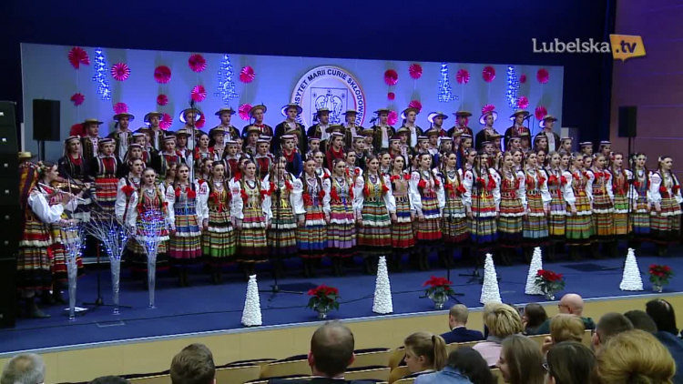 wigiliaumcs_5b0m85uuyiw44s0_.mp4