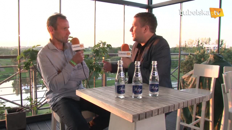 20190611_cezary_zamana_logo.mp4